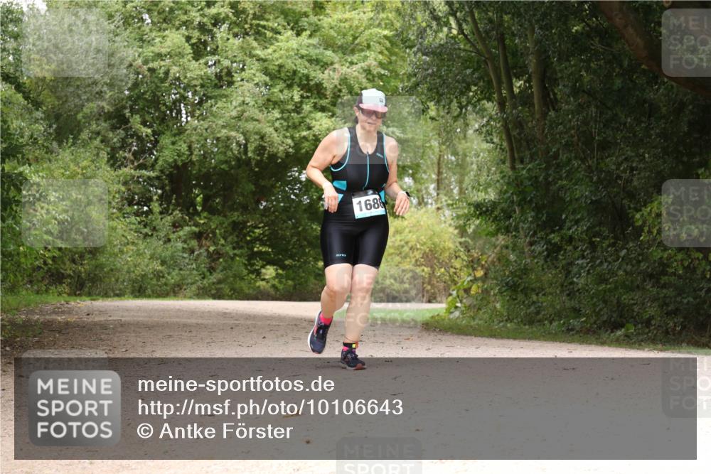 30.08.2026 - Elbe Triathlon Hamburg Antke Förster http://msf.ph/oto/10106643 30.08.2026 12:29:39 Laufen 1686 meine-sportfotos.de