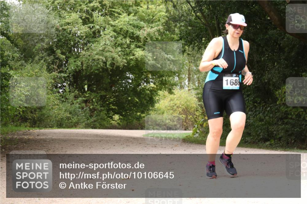 30.08.2026 - Elbe Triathlon Hamburg Antke Förster http://msf.ph/oto/10106645 30.08.2026 12:29:40 Laufen 168 meine-sportfotos.de