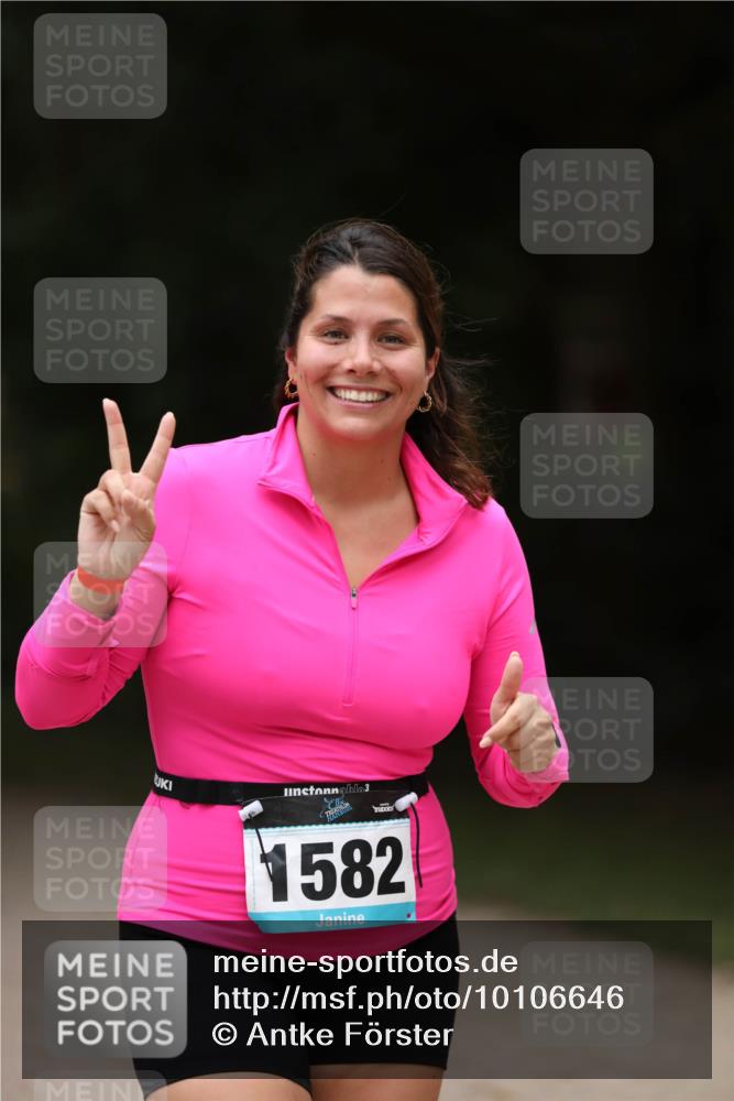 30.08.2026 - Elbe Triathlon Hamburg Antke Förster http://msf.ph/oto/10106646 30.08.2026 12:22:21 Laufen 3, 1582 meine-sportfotos.de