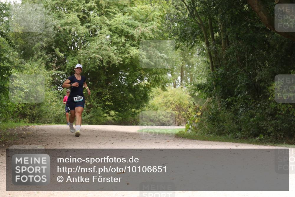 30.08.2026 - Elbe Triathlon Hamburg Antke Förster http://msf.ph/oto/10106651 30.08.2026 12:29:58 Laufen 1666 meine-sportfotos.de