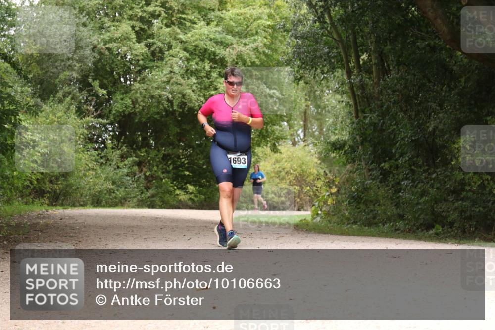30.08.2026 - Elbe Triathlon Hamburg Antke Förster http://msf.ph/oto/10106663 30.08.2026 12:30:09 Laufen 1693 meine-sportfotos.de