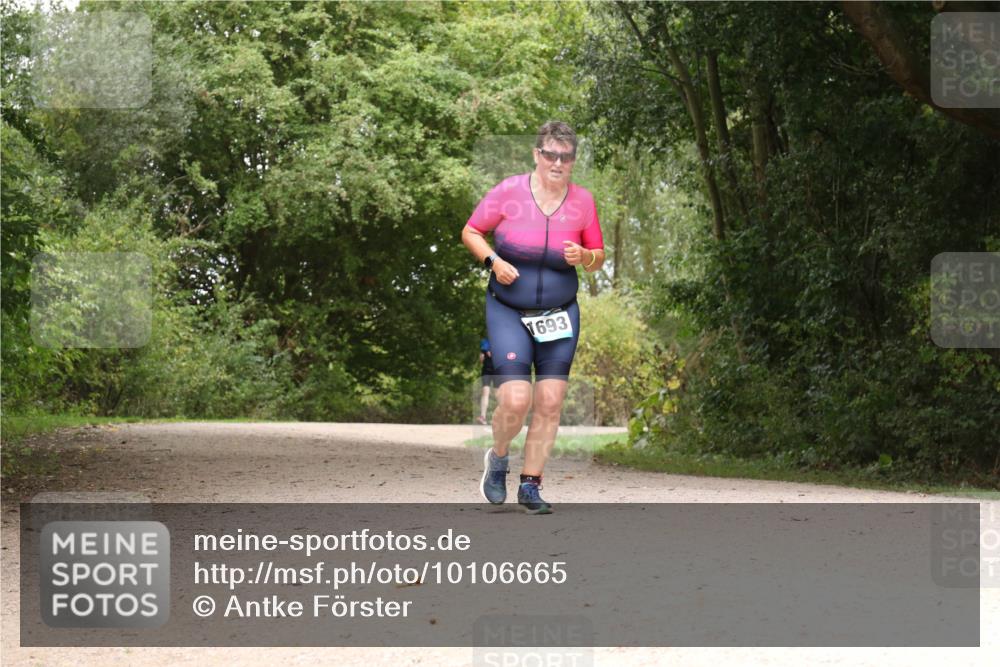 30.08.2026 - Elbe Triathlon Hamburg Antke Förster http://msf.ph/oto/10106665 30.08.2026 12:30:10 Laufen 1693 meine-sportfotos.de