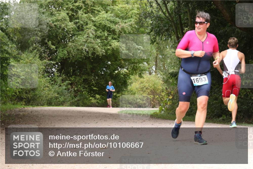 30.08.2026 - Elbe Triathlon Hamburg Antke Förster http://msf.ph/oto/10106667 30.08.2026 12:30:11 Laufen 1693 meine-sportfotos.de