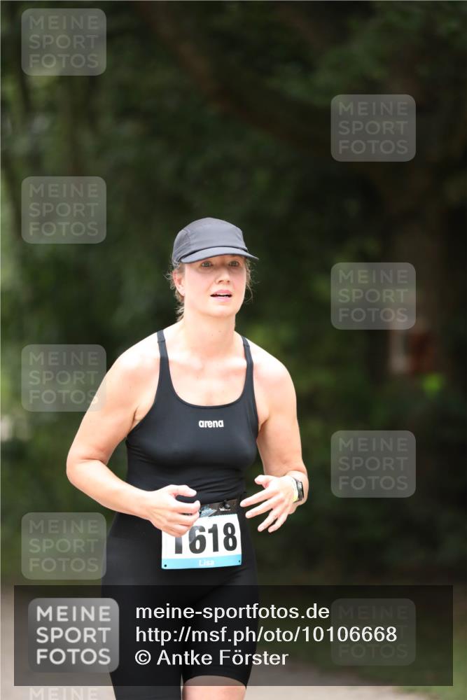 30.08.2026 - Elbe Triathlon Hamburg Antke Förster http://msf.ph/oto/10106668 30.08.2026 12:22:46 Laufen 7618 meine-sportfotos.de