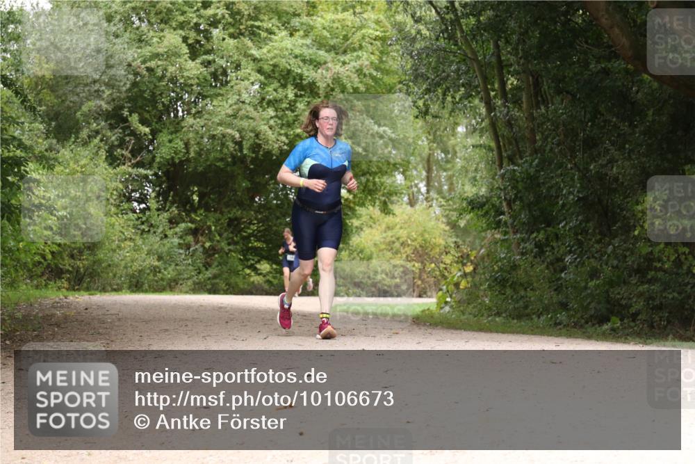 30.08.2026 - Elbe Triathlon Hamburg Antke Förster http://msf.ph/oto/10106673 30.08.2026 12:30:25 Laufen  meine-sportfotos.de