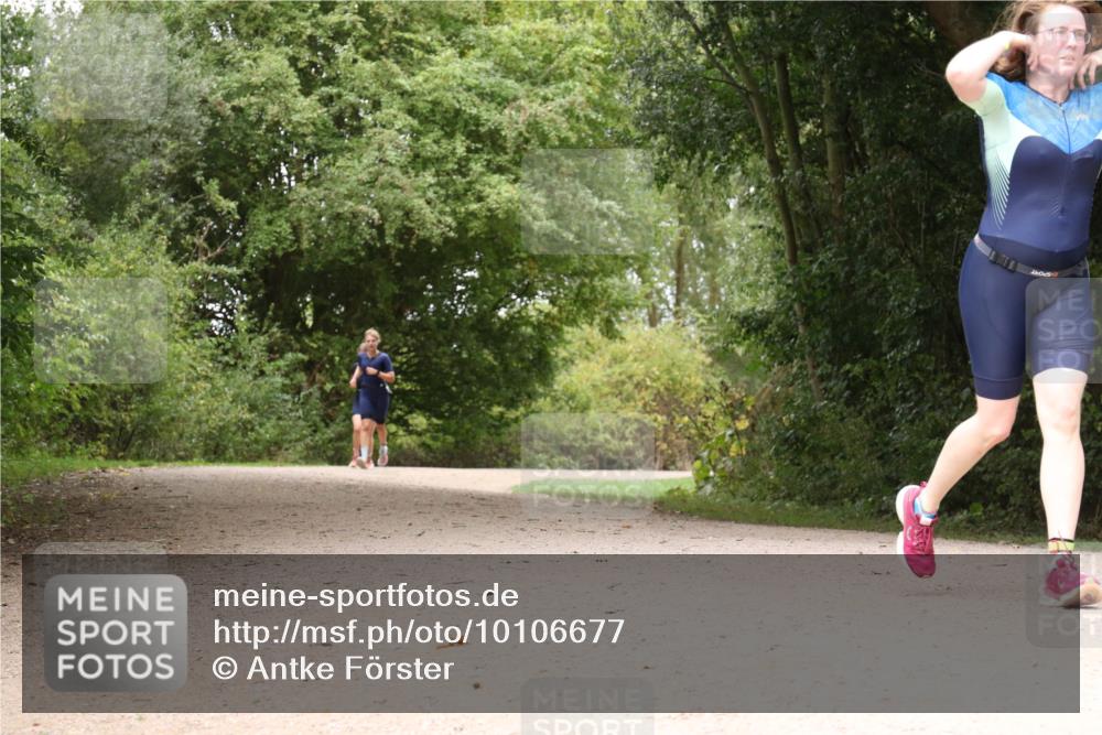30.08.2026 - Elbe Triathlon Hamburg Antke Förster http://msf.ph/oto/10106677 30.08.2026 12:30:27 Laufen  meine-sportfotos.de