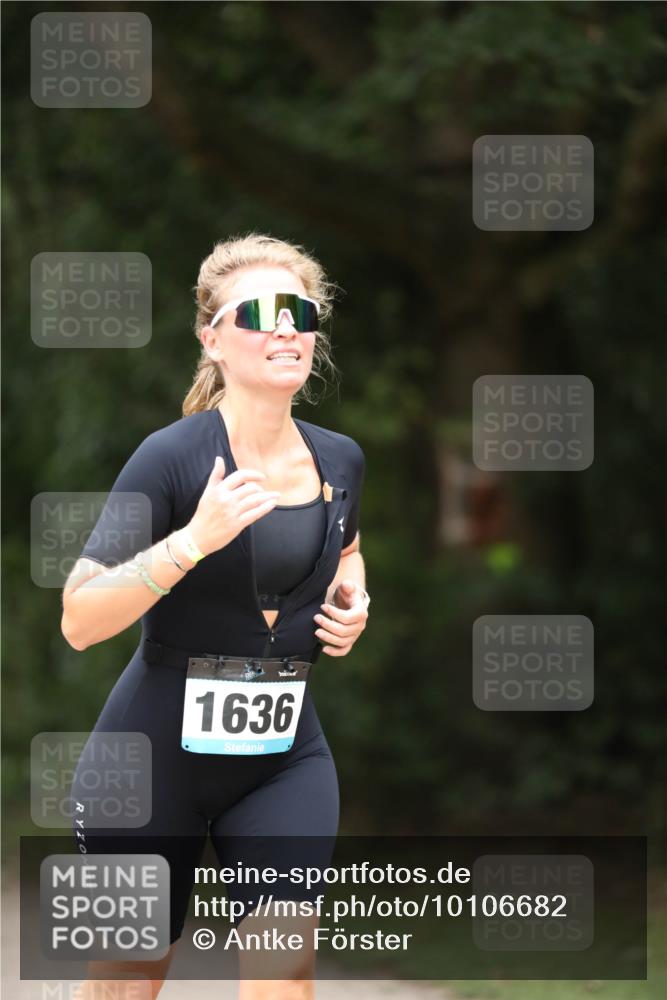 30.08.2026 - Elbe Triathlon Hamburg Antke Förster http://msf.ph/oto/10106682 30.08.2026 12:22:54 Laufen 1636 meine-sportfotos.de