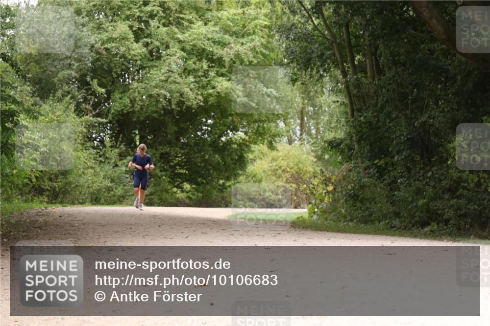 30.08.2026 - Elbe Triathlon Hamburg Antke Förster http://msf.ph/oto/10106683 30.08.2026 12:30:28 Laufen  meine-sportfotos.de