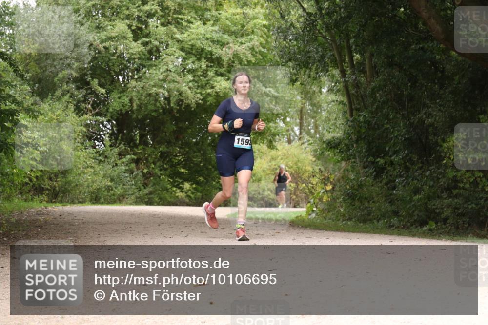 30.08.2026 - Elbe Triathlon Hamburg Antke Förster http://msf.ph/oto/10106695 30.08.2026 12:30:38 Laufen 1592 meine-sportfotos.de