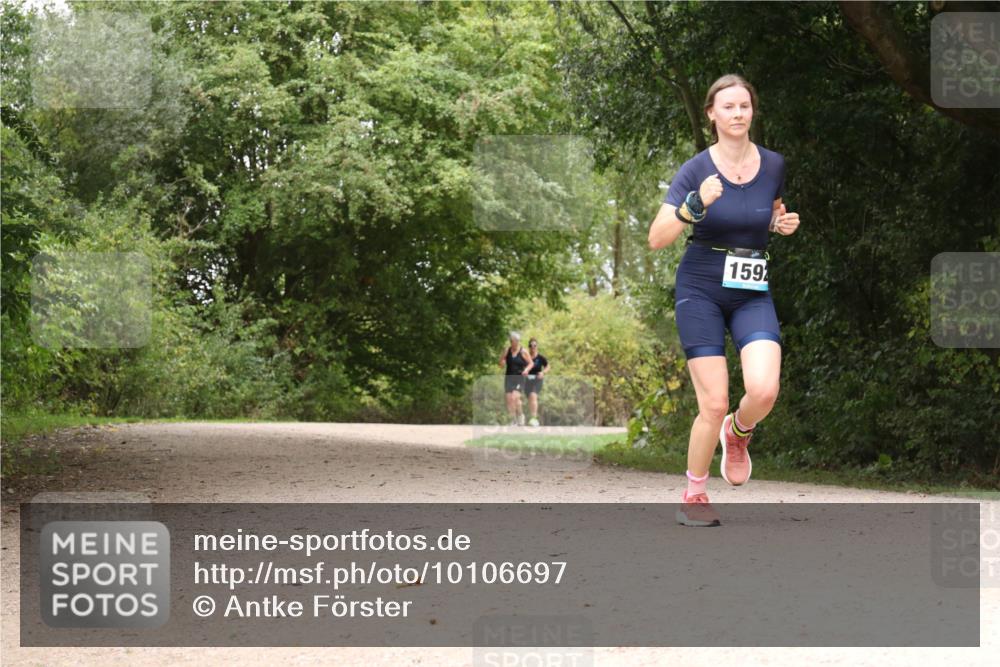 30.08.2026 - Elbe Triathlon Hamburg Antke Förster http://msf.ph/oto/10106697 30.08.2026 12:30:39 Laufen 1592 meine-sportfotos.de