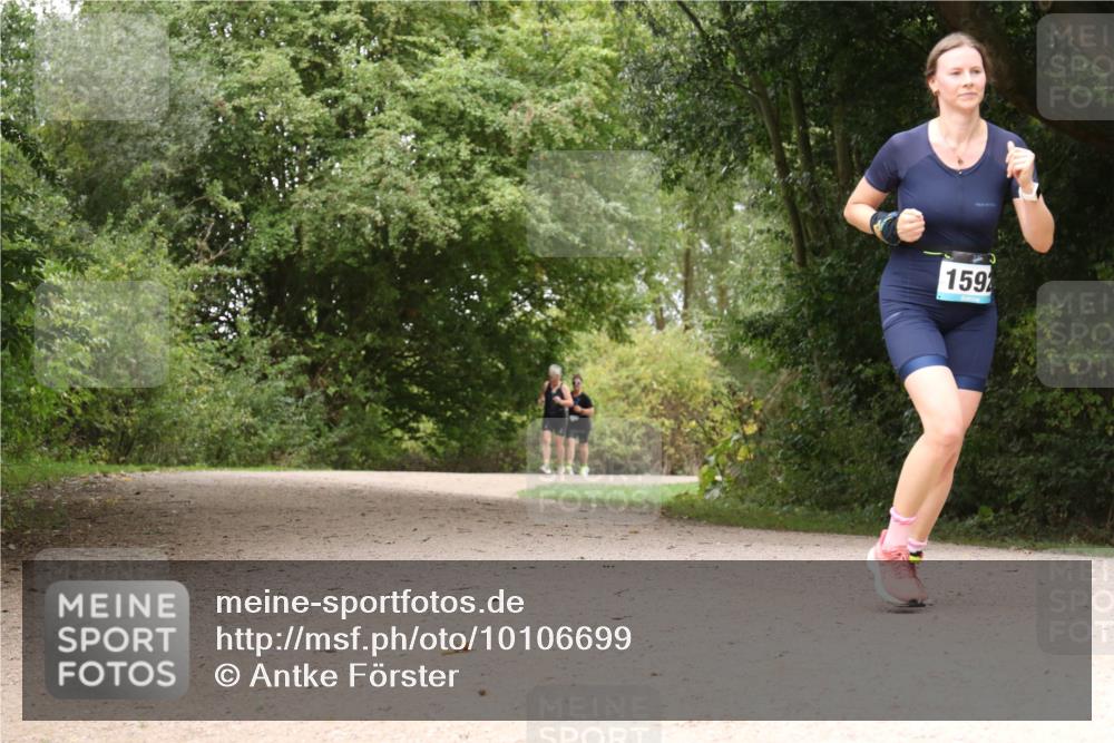 30.08.2026 - Elbe Triathlon Hamburg Antke Förster http://msf.ph/oto/10106699 30.08.2026 12:30:40 Laufen 159 meine-sportfotos.de