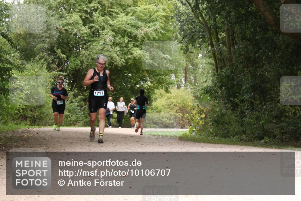 30.08.2026 - Elbe Triathlon Hamburg Antke Förster http://msf.ph/oto/10106707 30.08.2026 12:30:55 Laufen 1717, 1704 meine-sportfotos.de