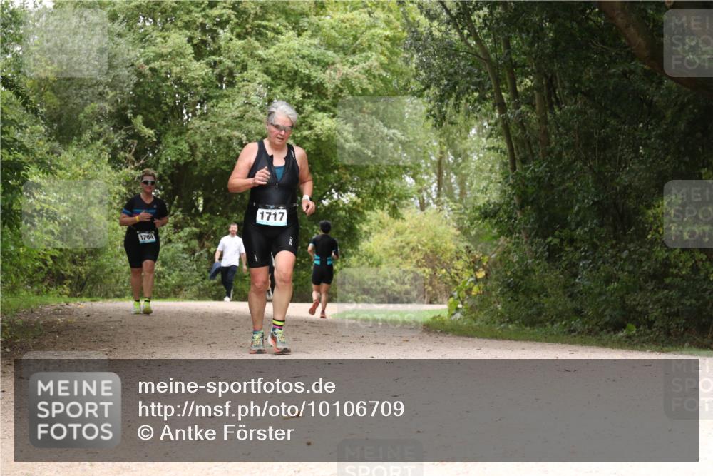 30.08.2026 - Elbe Triathlon Hamburg Antke Förster http://msf.ph/oto/10106709 30.08.2026 12:30:56 Laufen 1717, 1704 meine-sportfotos.de