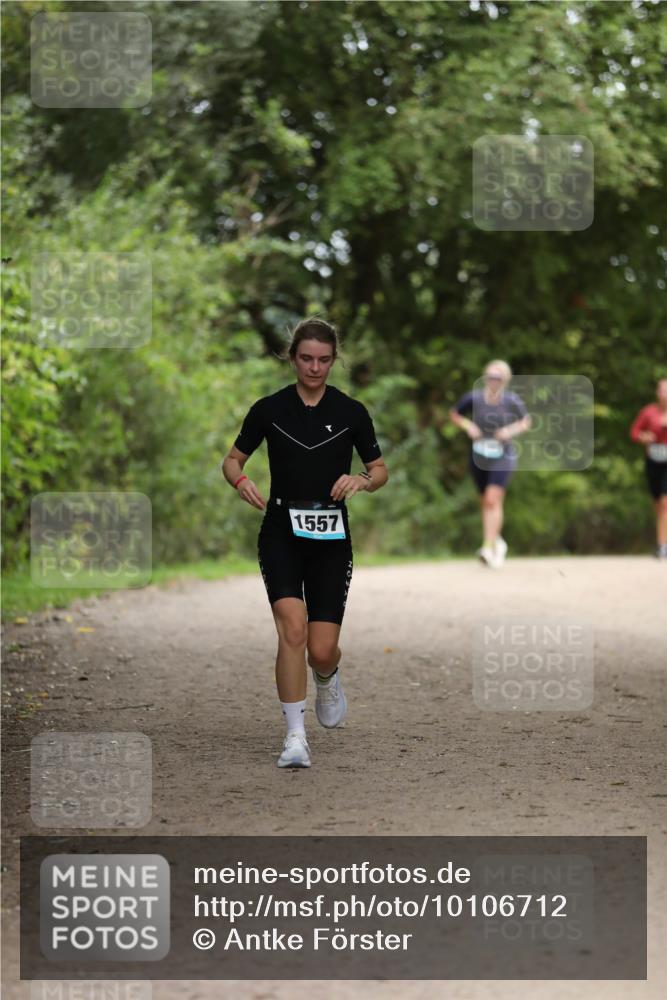 30.08.2026 - Elbe Triathlon Hamburg Antke Förster http://msf.ph/oto/10106712 30.08.2026 12:23:19 Laufen 1557 meine-sportfotos.de