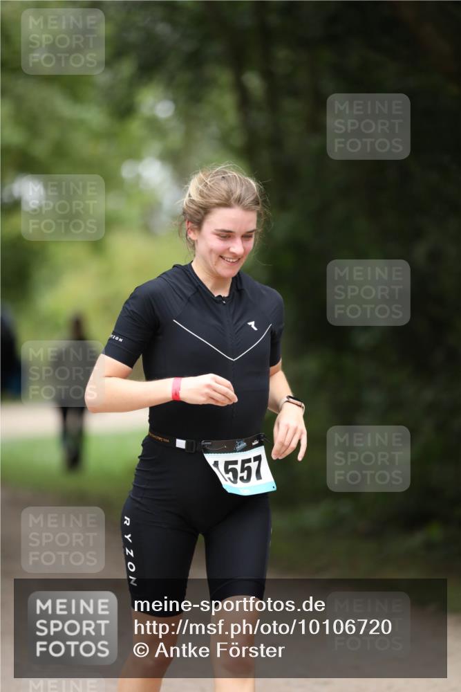 30.08.2026 - Elbe Triathlon Hamburg Antke Förster http://msf.ph/oto/10106720 30.08.2026 12:23:22 Laufen 1557 meine-sportfotos.de