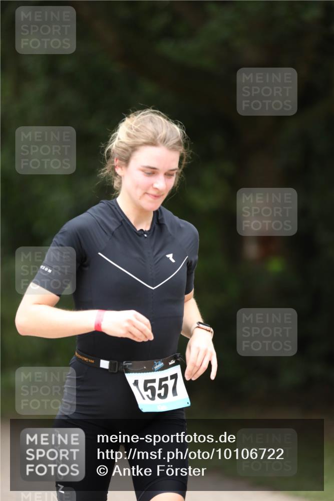 30.08.2026 - Elbe Triathlon Hamburg Antke Förster http://msf.ph/oto/10106722 30.08.2026 12:23:23 Laufen 1557 meine-sportfotos.de