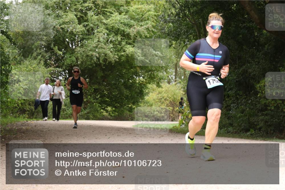 30.08.2026 - Elbe Triathlon Hamburg Antke Förster http://msf.ph/oto/10106723 30.08.2026 12:31:03 Laufen 527, 17 meine-sportfotos.de