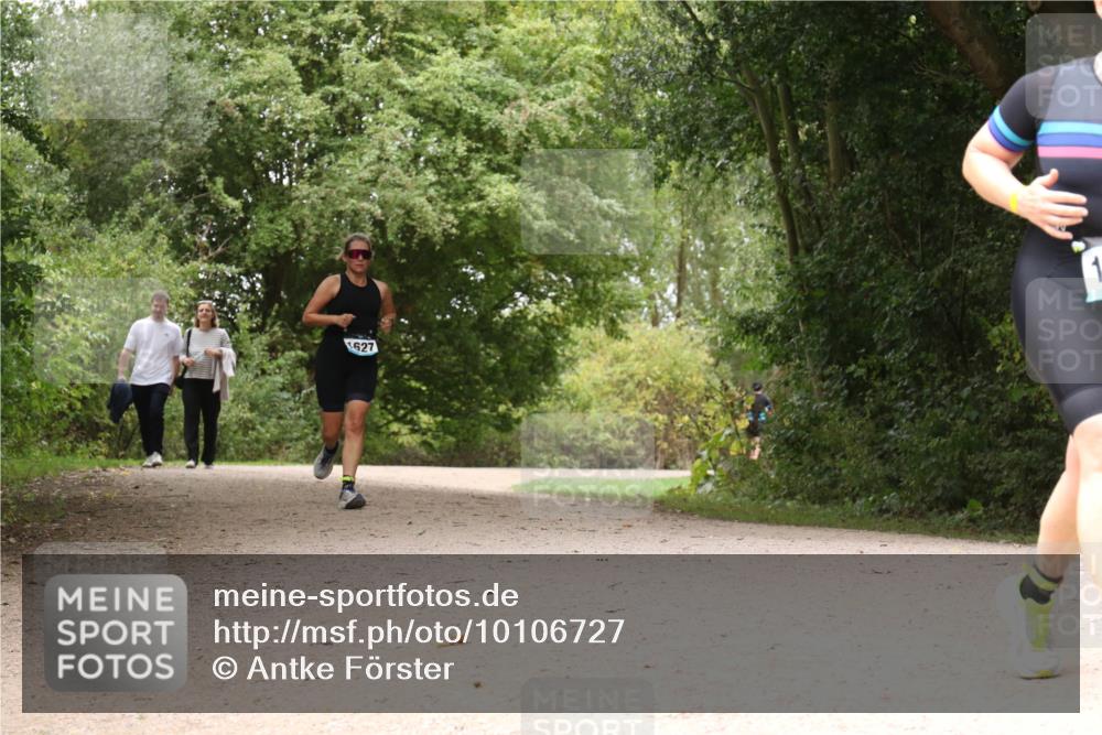 30.08.2026 - Elbe Triathlon Hamburg Antke Förster http://msf.ph/oto/10106727 30.08.2026 12:31:04 Laufen 1627 meine-sportfotos.de