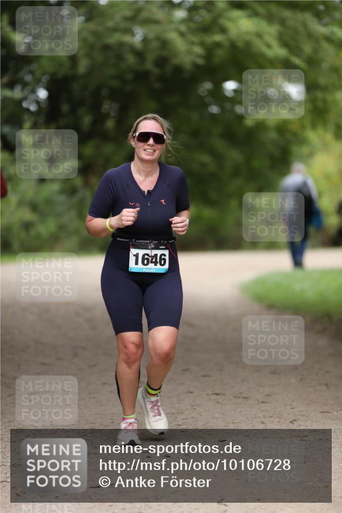 30.08.2026 - Elbe Triathlon Hamburg Antke Förster http://msf.ph/oto/10106728 30.08.2026 12:23:30 Laufen 1646 meine-sportfotos.de