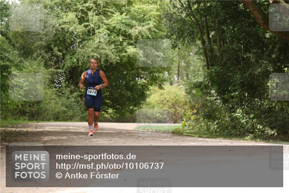 30.08.2026 - Elbe Triathlon Hamburg Antke Förster http://msf.ph/oto/10106737 30.08.2026 12:31:53 Laufen 1674 meine-sportfotos.de