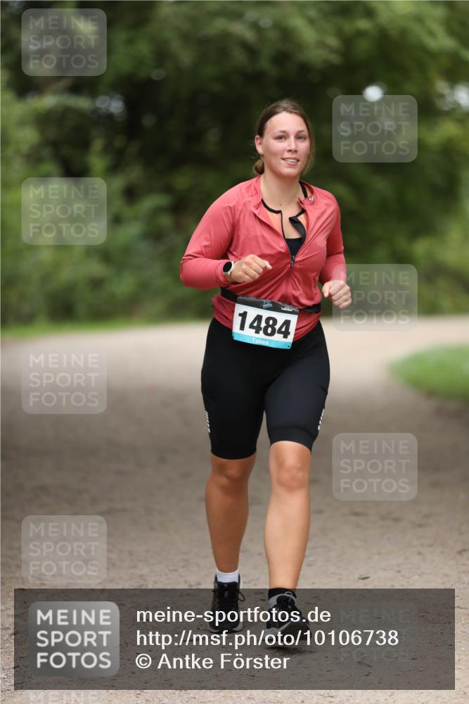 30.08.2026 - Elbe Triathlon Hamburg Antke Förster http://msf.ph/oto/10106738 30.08.2026 12:23:36 Laufen 1484 meine-sportfotos.de