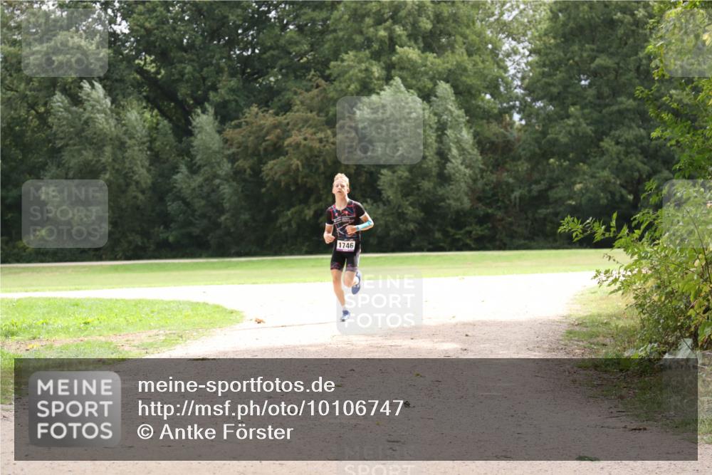 30.08.2026 - Elbe Triathlon Hamburg Antke Förster http://msf.ph/oto/10106747 30.08.2026 12:33:18 Laufen 1746 meine-sportfotos.de