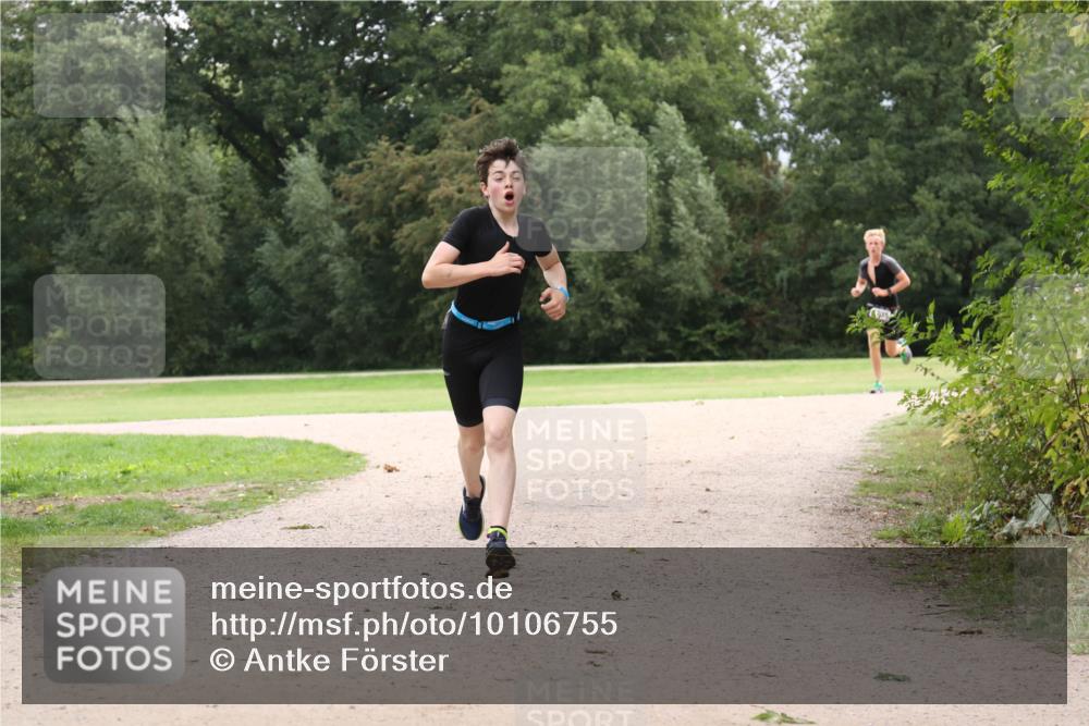 30.08.2026 - Elbe Triathlon Hamburg Antke Förster http://msf.ph/oto/10106755 30.08.2026 12:33:55 Laufen  meine-sportfotos.de