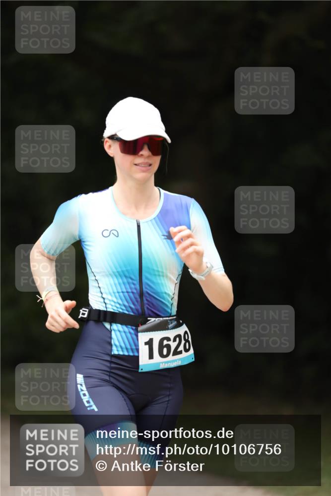 30.08.2026 - Elbe Triathlon Hamburg Antke Förster http://msf.ph/oto/10106756 30.08.2026 12:23:55 Laufen 1628 meine-sportfotos.de