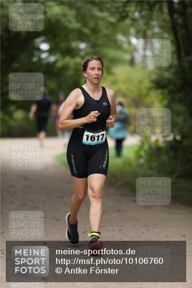 30.08.2026 - Elbe Triathlon Hamburg Antke Förster http://msf.ph/oto/10106760 30.08.2026 12:23:58 Laufen 1617 meine-sportfotos.de