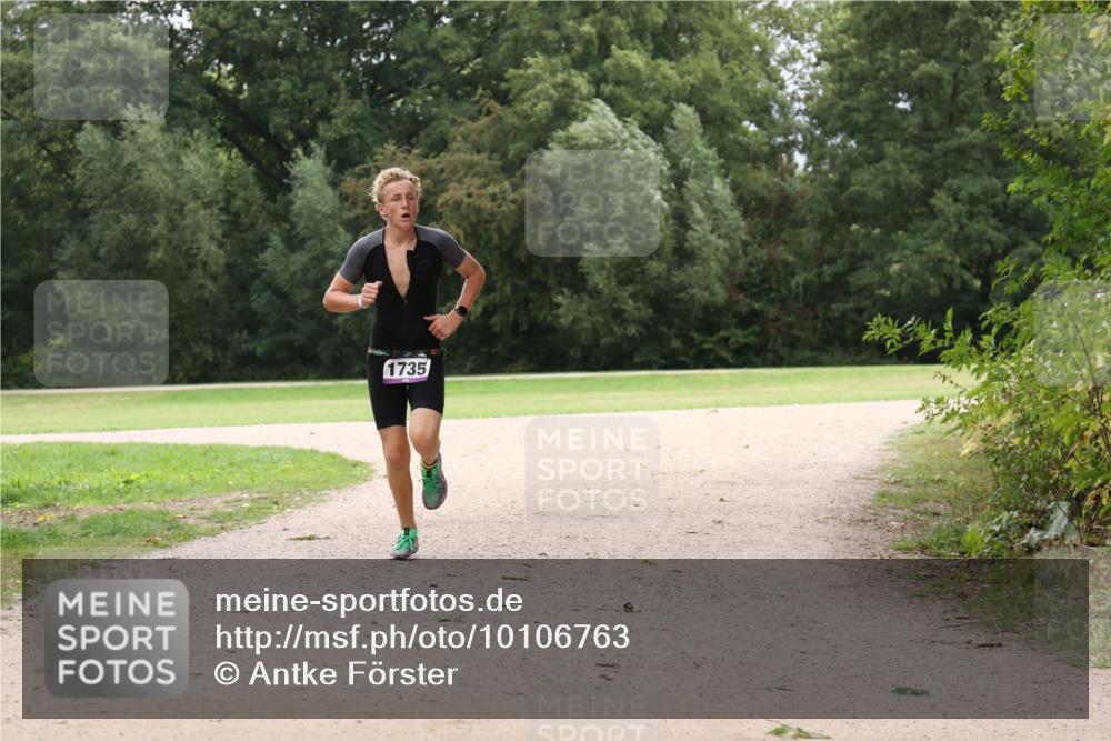 30.08.2026 - Elbe Triathlon Hamburg Antke Förster http://msf.ph/oto/10106763 30.08.2026 12:34:01 Laufen 1735 meine-sportfotos.de