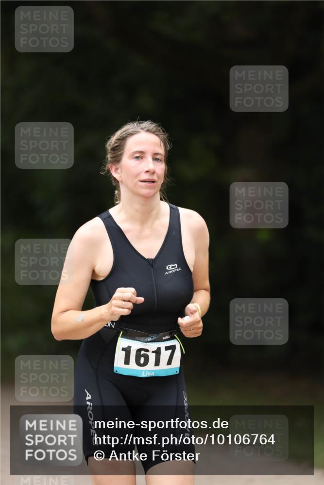 30.08.2026 - Elbe Triathlon Hamburg Antke Förster http://msf.ph/oto/10106764 30.08.2026 12:24:00 Laufen 1617 meine-sportfotos.de