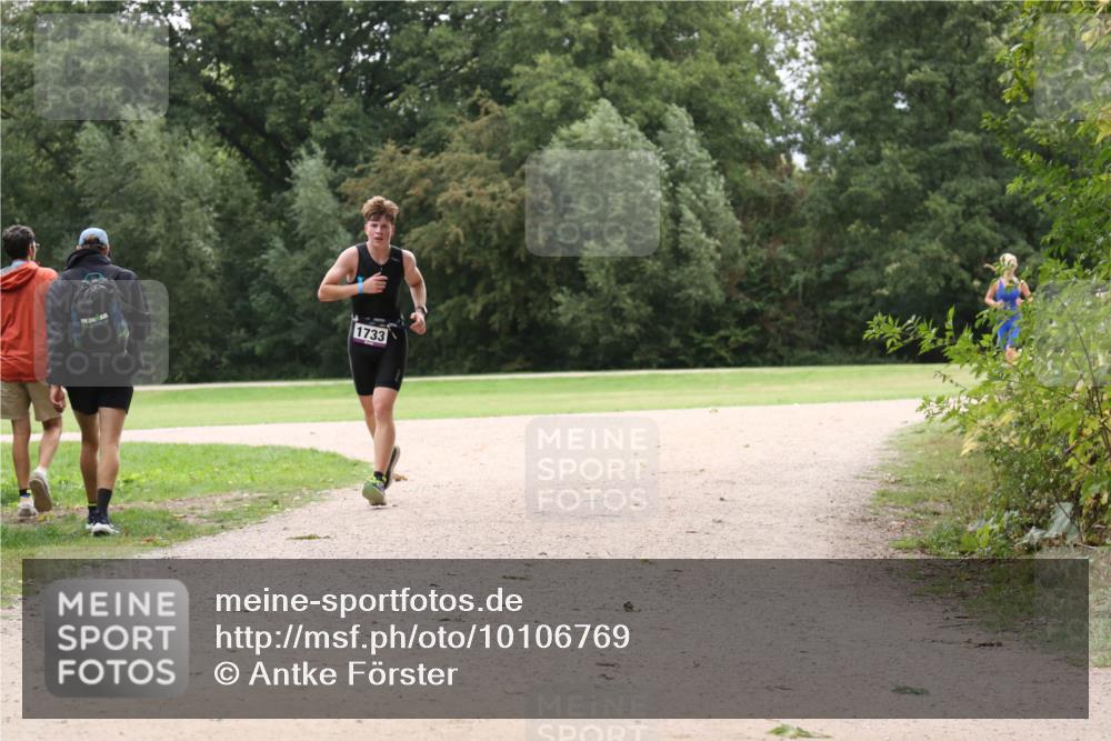 30.08.2026 - Elbe Triathlon Hamburg Antke Förster http://msf.ph/oto/10106769 30.08.2026 12:34:53 Laufen 1733 meine-sportfotos.de