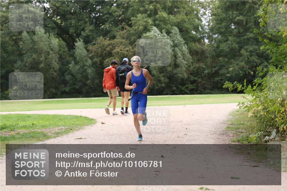 30.08.2026 - Elbe Triathlon Hamburg Antke Förster http://msf.ph/oto/10106781 30.08.2026 12:34:59 Laufen  meine-sportfotos.de