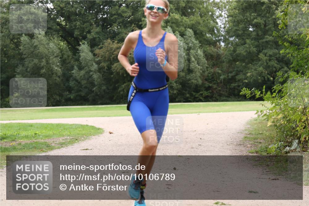 30.08.2026 - Elbe Triathlon Hamburg Antke Förster http://msf.ph/oto/10106789 30.08.2026 12:35:02 Laufen  meine-sportfotos.de