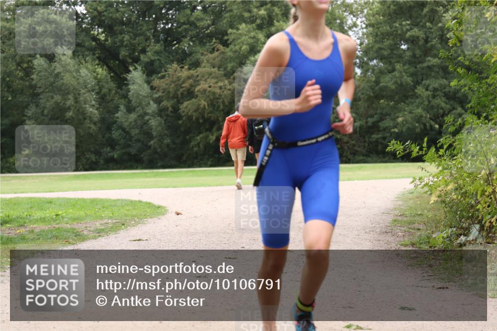 30.08.2026 - Elbe Triathlon Hamburg Antke Förster http://msf.ph/oto/10106791 30.08.2026 12:35:02 Laufen  meine-sportfotos.de