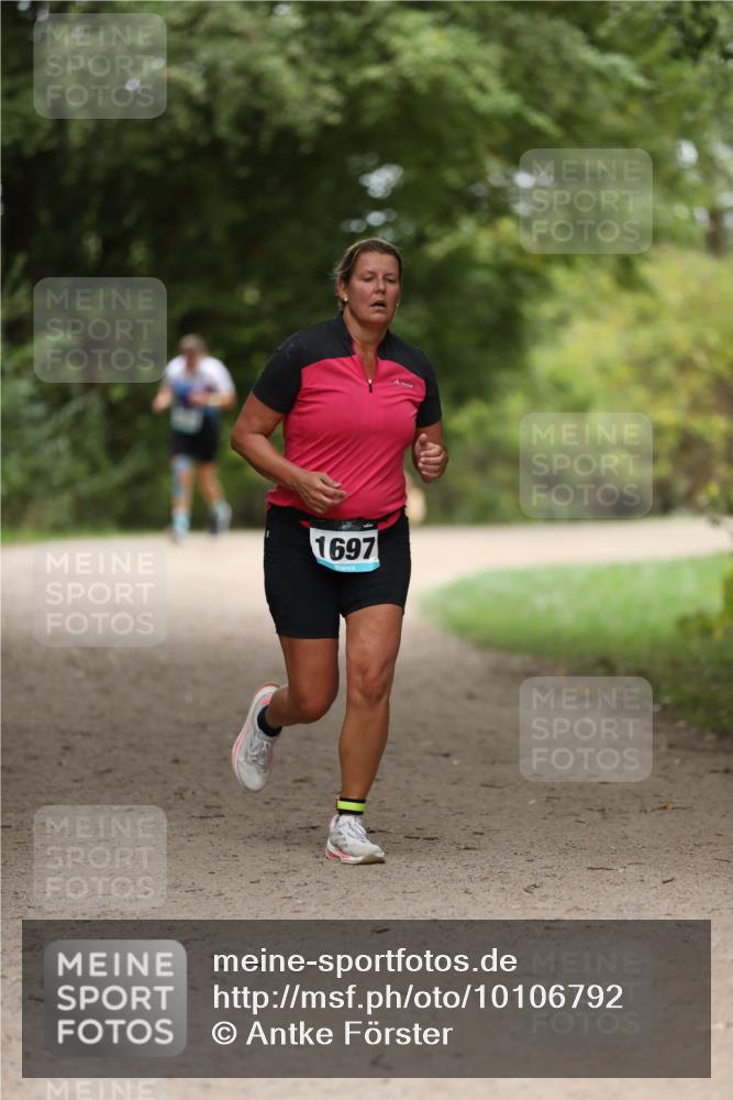 30.08.2026 - Elbe Triathlon Hamburg Antke Förster http://msf.ph/oto/10106792 30.08.2026 12:24:20 Laufen 1697 meine-sportfotos.de