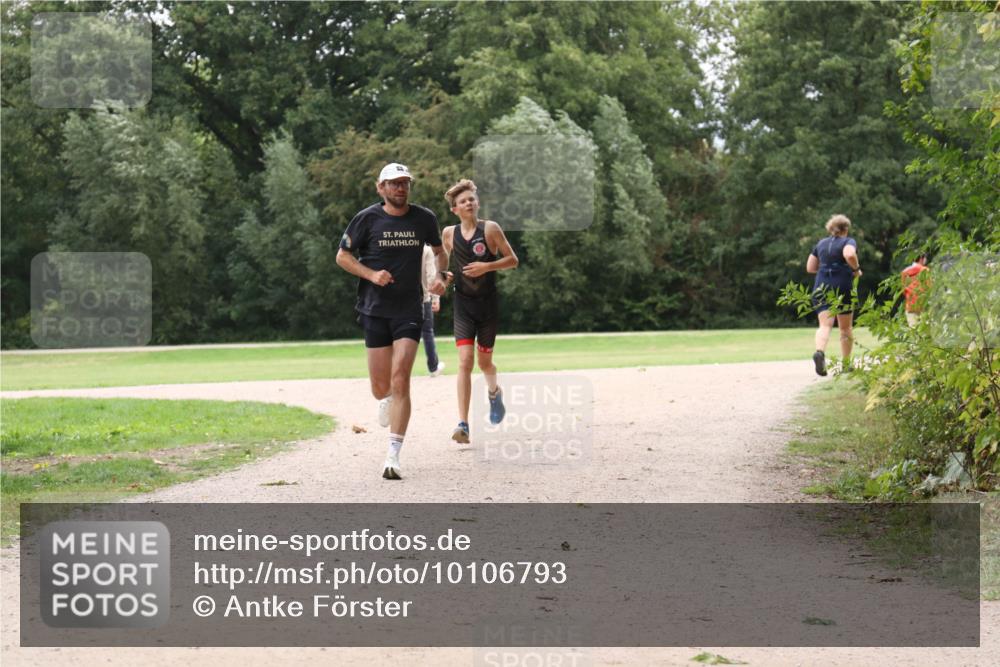 30.08.2026 - Elbe Triathlon Hamburg Antke Förster http://msf.ph/oto/10106793 30.08.2026 12:35:16 Laufen  meine-sportfotos.de