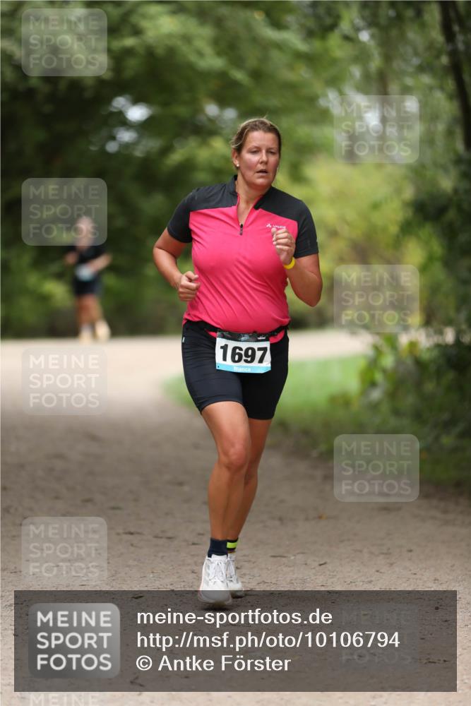 30.08.2026 - Elbe Triathlon Hamburg Antke Förster http://msf.ph/oto/10106794 30.08.2026 12:24:21 Laufen 1697 meine-sportfotos.de