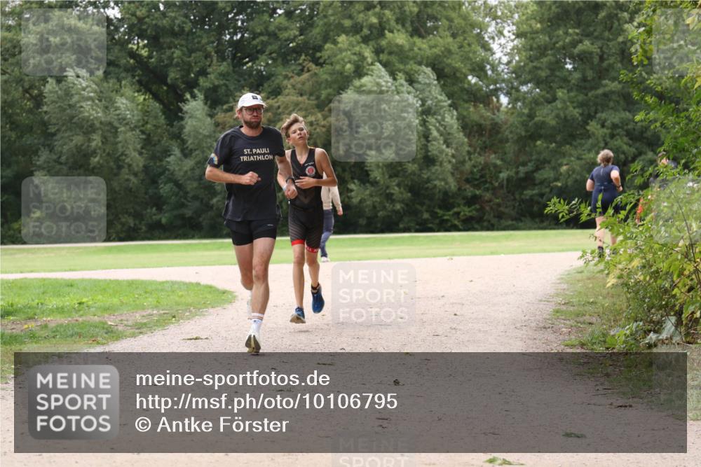 30.08.2026 - Elbe Triathlon Hamburg Antke Förster http://msf.ph/oto/10106795 30.08.2026 12:35:16 Laufen  meine-sportfotos.de