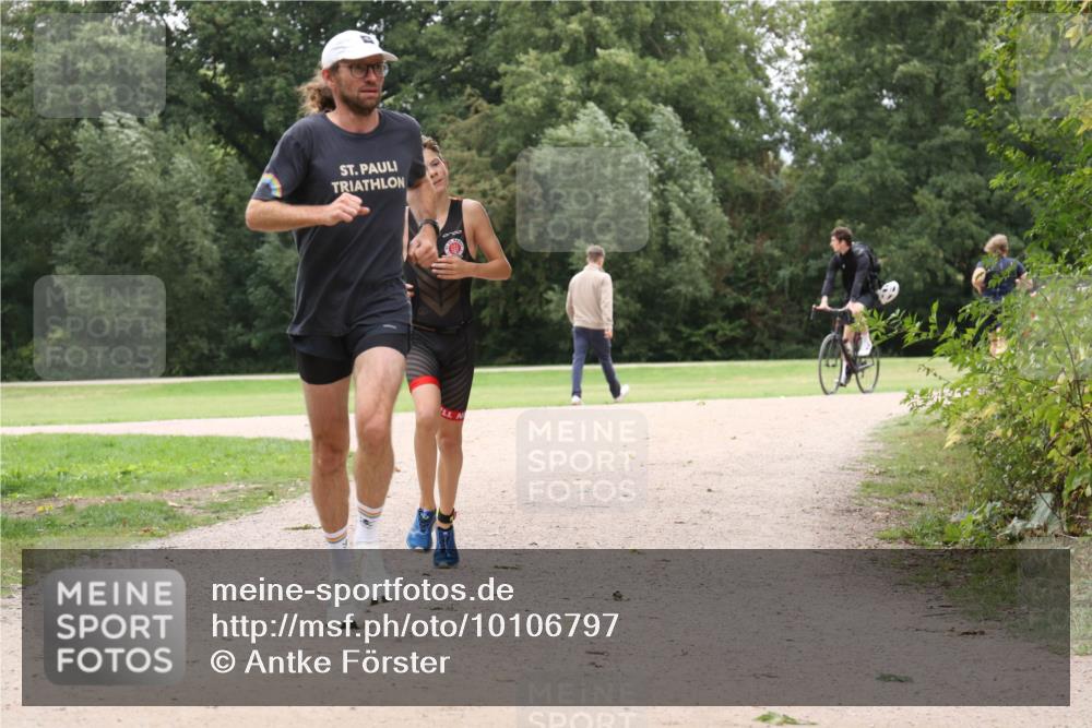 30.08.2026 - Elbe Triathlon Hamburg Antke Förster http://msf.ph/oto/10106797 30.08.2026 12:35:18 Laufen  meine-sportfotos.de
