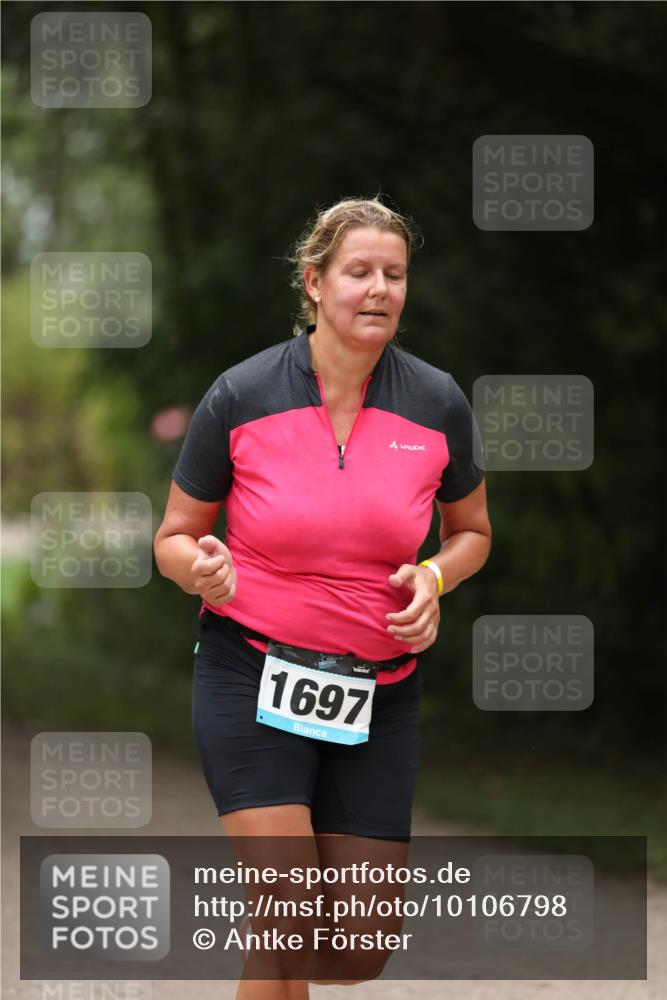 30.08.2026 - Elbe Triathlon Hamburg Antke Förster http://msf.ph/oto/10106798 30.08.2026 12:24:22 Laufen 1697 meine-sportfotos.de