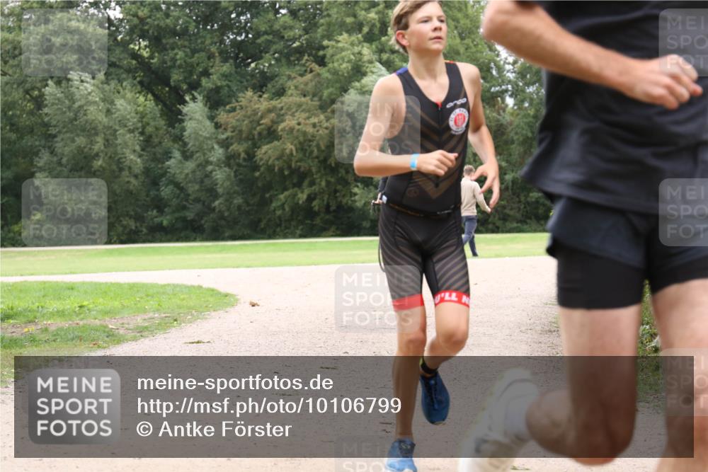 30.08.2026 - Elbe Triathlon Hamburg Antke Förster http://msf.ph/oto/10106799 30.08.2026 12:35:19 Laufen  meine-sportfotos.de
