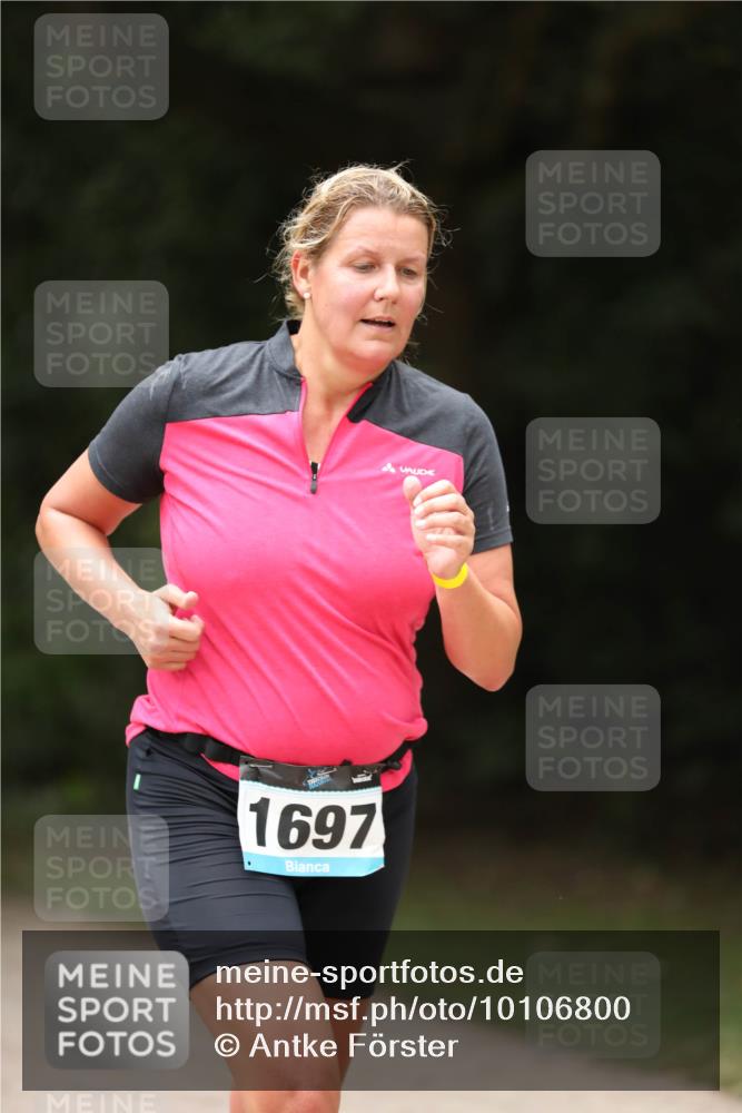 30.08.2026 - Elbe Triathlon Hamburg Antke Förster http://msf.ph/oto/10106800 30.08.2026 12:24:23 Laufen 1697 meine-sportfotos.de