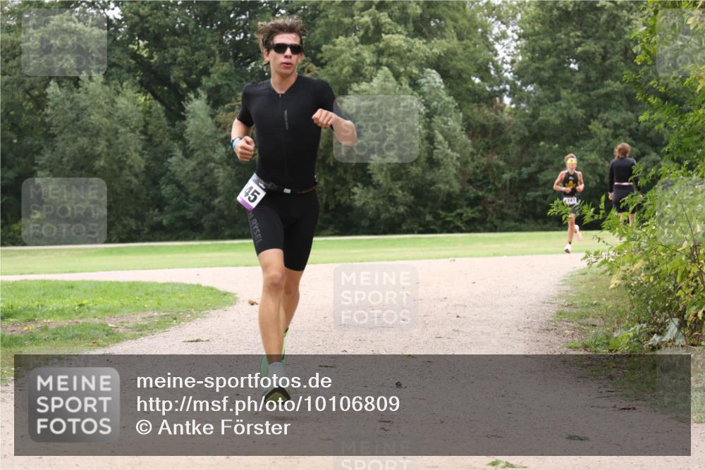 30.08.2026 - Elbe Triathlon Hamburg Antke Förster http://msf.ph/oto/10106809 30.08.2026 12:35:45 Laufen  meine-sportfotos.de