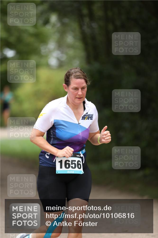 30.08.2026 - Elbe Triathlon Hamburg Antke Förster http://msf.ph/oto/10106816 30.08.2026 12:24:36 Laufen 1656 meine-sportfotos.de