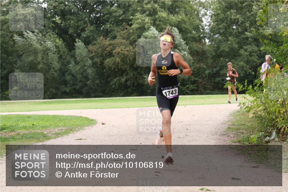 30.08.2026 - Elbe Triathlon Hamburg Antke Förster http://msf.ph/oto/10106819 30.08.2026 12:35:52 Laufen 1743 meine-sportfotos.de