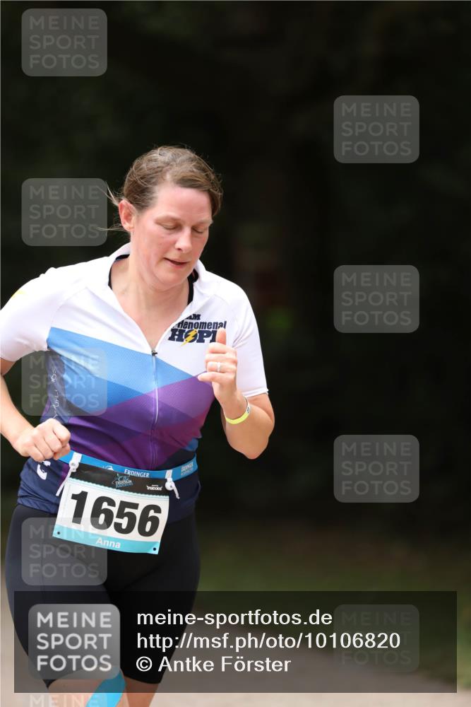 30.08.2026 - Elbe Triathlon Hamburg Antke Förster http://msf.ph/oto/10106820 30.08.2026 12:24:36 Laufen 1656 meine-sportfotos.de