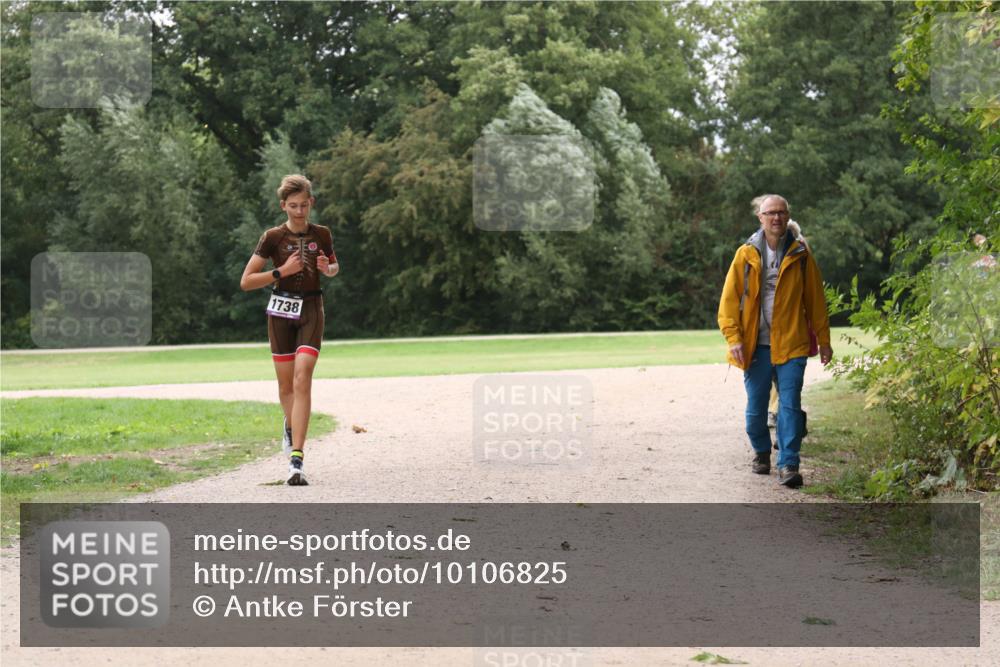 30.08.2026 - Elbe Triathlon Hamburg Antke Förster http://msf.ph/oto/10106825 30.08.2026 12:35:59 Laufen 1738 meine-sportfotos.de