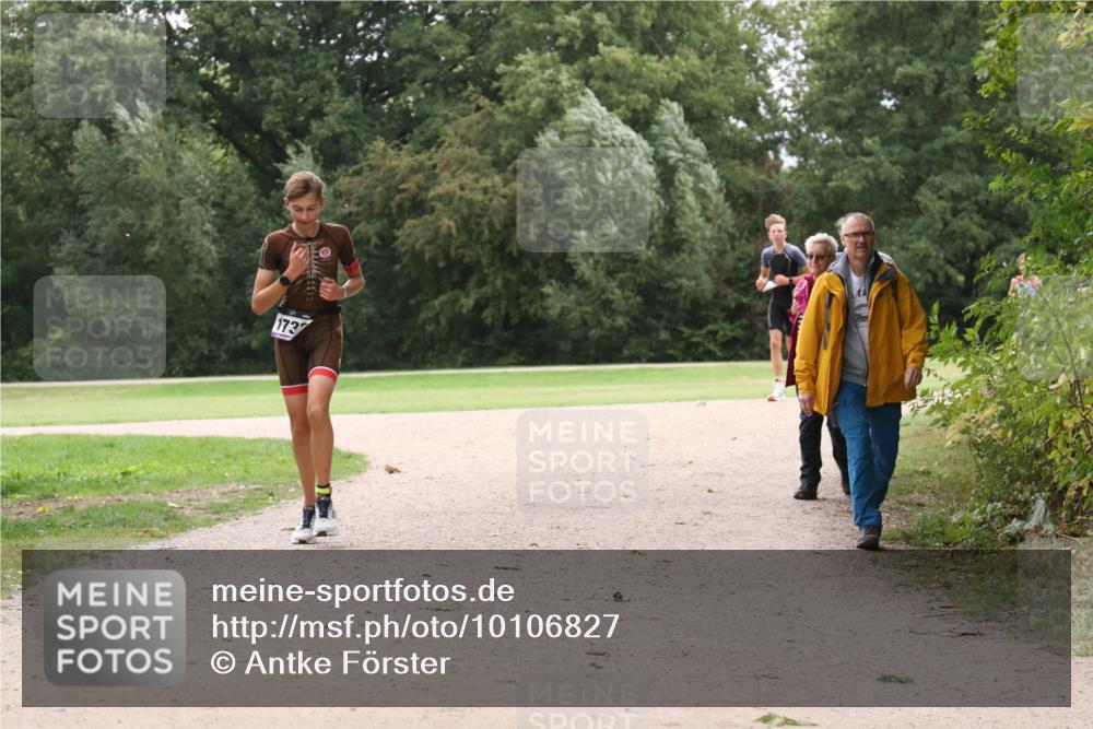 30.08.2026 - Elbe Triathlon Hamburg Antke Förster http://msf.ph/oto/10106827 30.08.2026 12:35:59 Laufen 173 meine-sportfotos.de