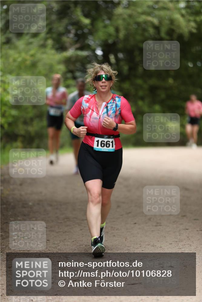 30.08.2026 - Elbe Triathlon Hamburg Antke Förster http://msf.ph/oto/10106828 30.08.2026 12:24:44 Laufen 1661 meine-sportfotos.de
